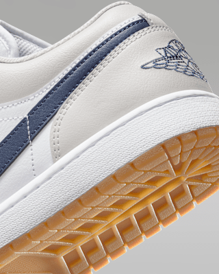 Air Jordan 1 Low Erkek Ayakkabısı. Nike TR